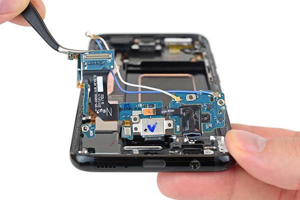 Samsung mobil szerviz - csatlakozó javítás, csere